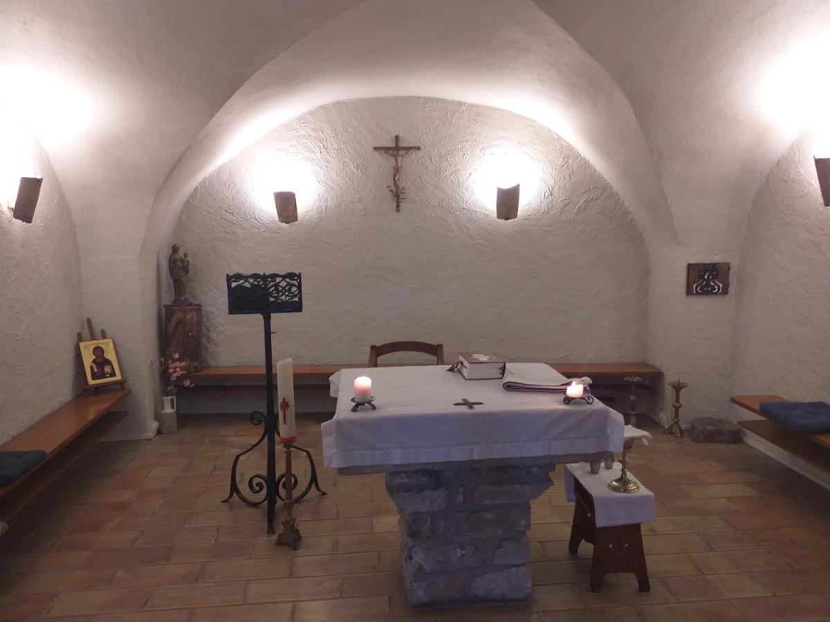 Prieure De Grignan Hotel ภายนอก รูปภาพ