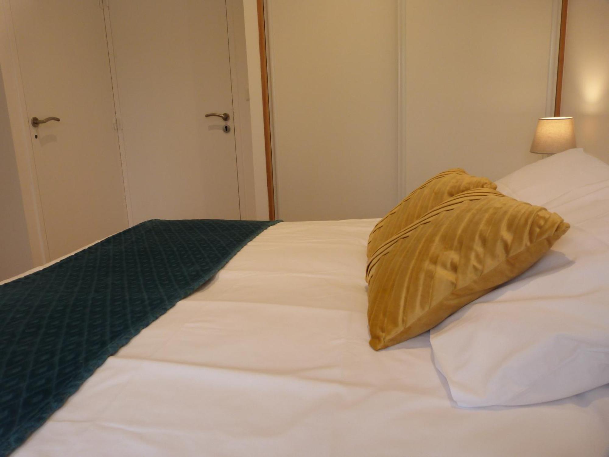 Prieure De Grignan Hotel ภายนอก รูปภาพ