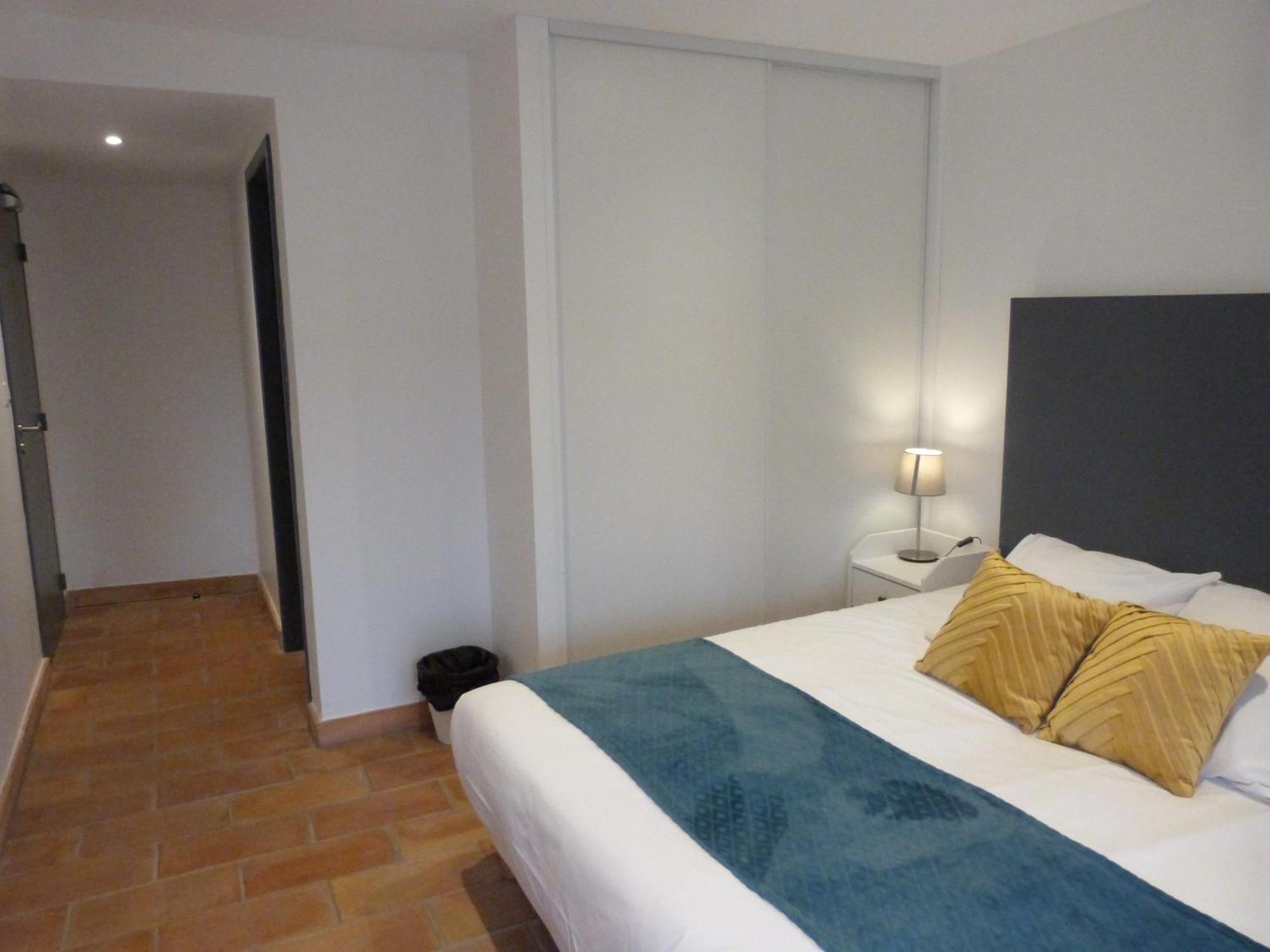 Prieure De Grignan Hotel ภายนอก รูปภาพ