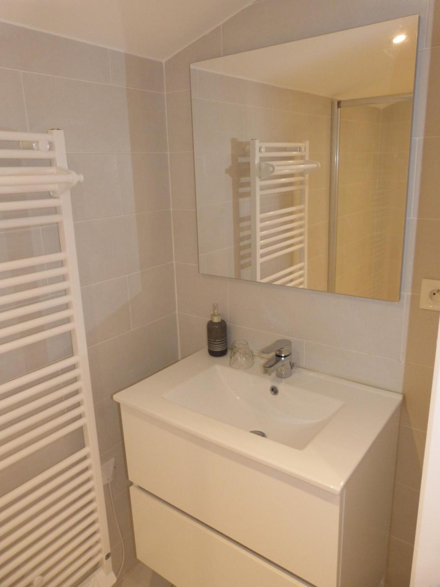 Prieure De Grignan Hotel ภายนอก รูปภาพ